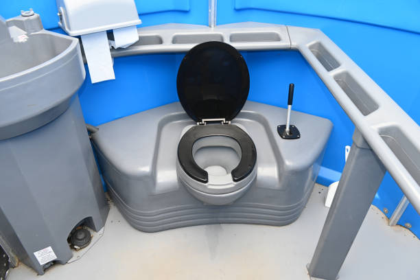 Portable Toilet Options We Offer in Hanley Hills, MO